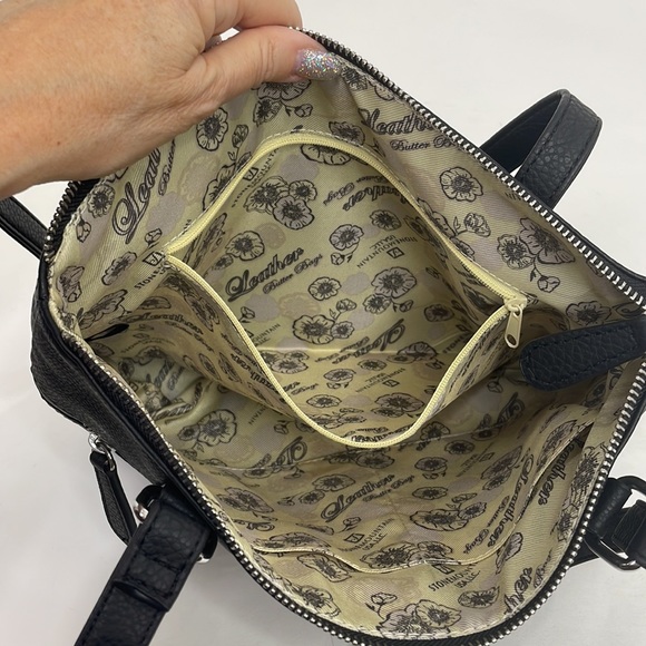 Stone Mountain USA Black Shoulder Handbag Silver Hardware Exterior Zip Pocket - Picture 9 of 17